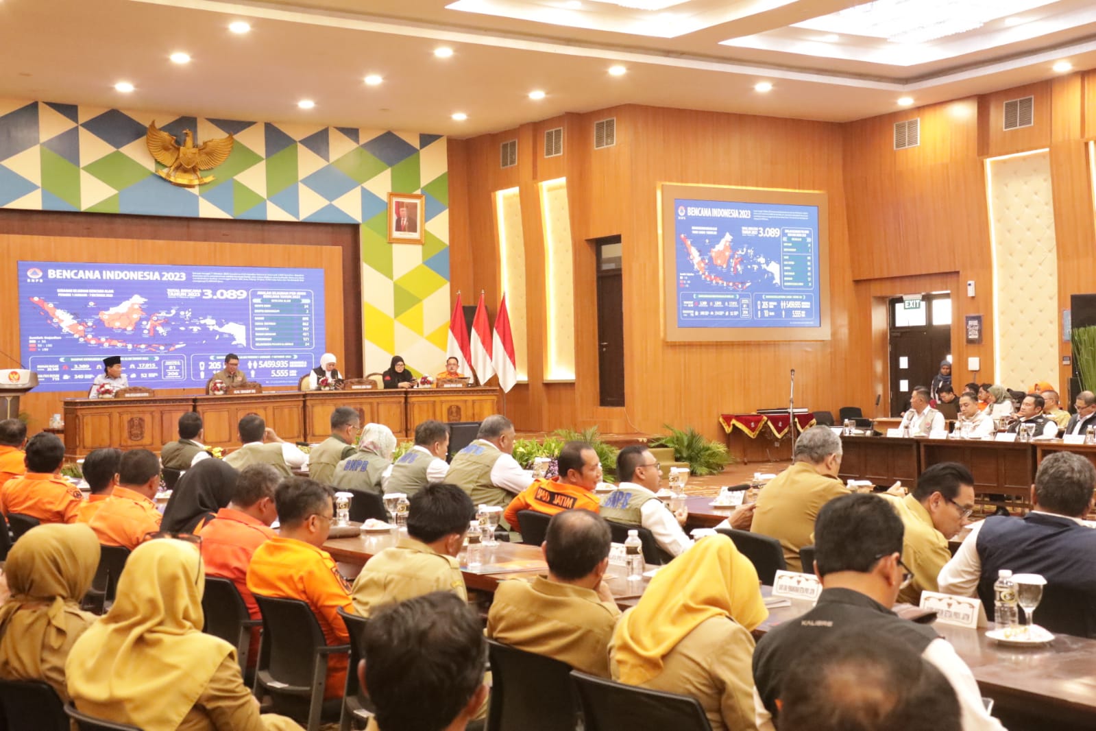 Suasana Rapat Koordinasi Percepatan Penanganan Bencana Kekeringan di Kantor BPSDM Jawa Timur, Surabaya, Jawa Timur pada Senin (9/10).